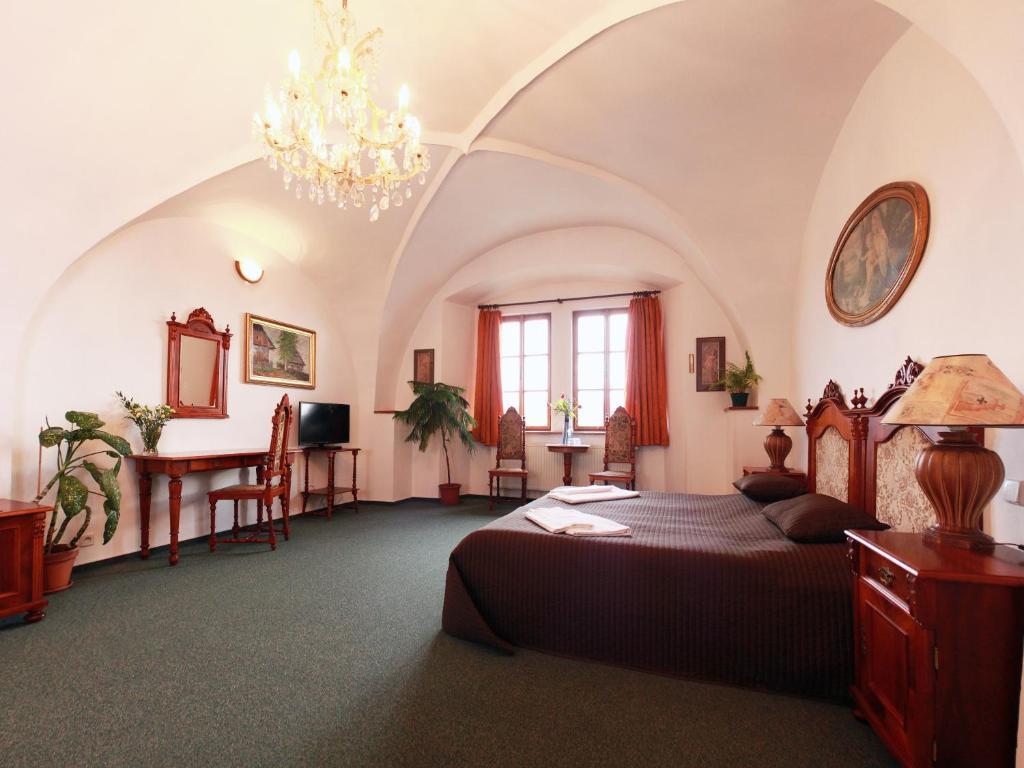 Hotel Zlaty Kohout Mladá Boleslav Buitenkant foto