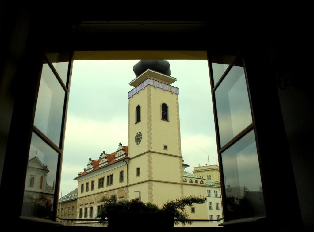 Hotel Zlaty Kohout Mladá Boleslav Buitenkant foto