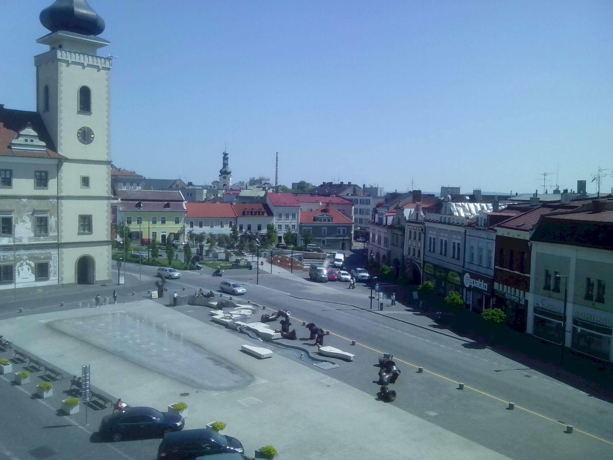 Hotel Zlaty Kohout Mladá Boleslav Buitenkant foto
