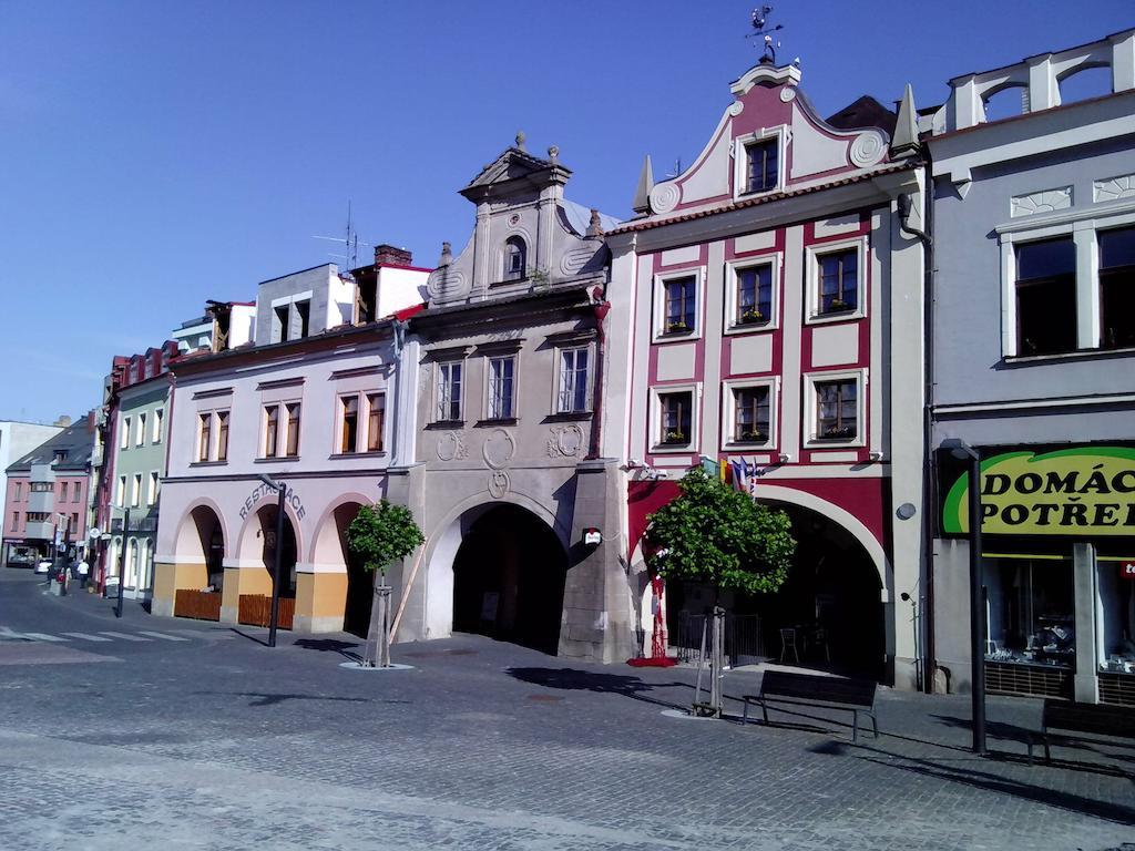 Hotel Zlaty Kohout Mladá Boleslav Buitenkant foto